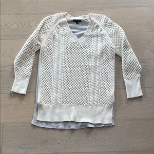 Banana Republic Cream V-Neck Cable Knit Sweater
